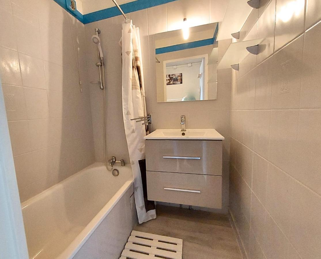 Hypercenter 27 M With Wifi And Shared Pool Lägenhet Fréjus Exteriör bild